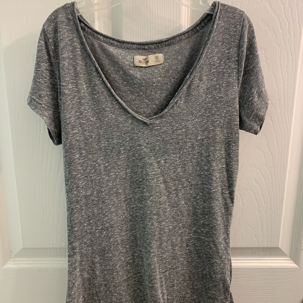 Hollister tee